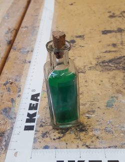 Clear Vial w/ Green Gel