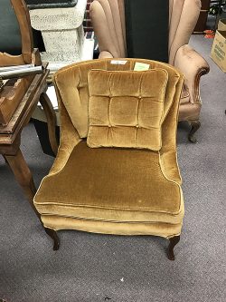 Brown Windback chair w/ no arms extra cushion