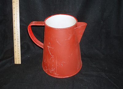 Coffee pot, cream/red, w. lid