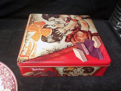 Loacker Cookie Tin/ Red