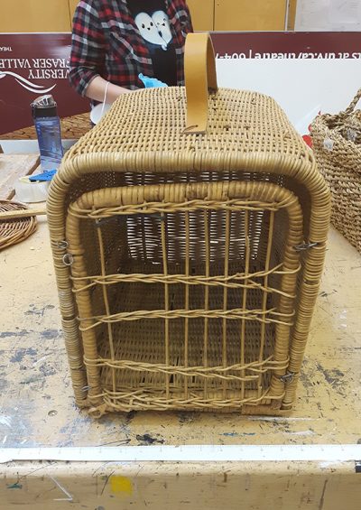 Wicker Kennel with Leather Handle