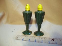 Salt & pepper shakers, green plastic, yellow tops