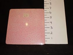 Red/white trivet