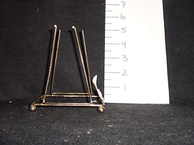 Brass Wire Thing (plate holder?)