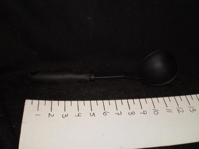 Black plastic ladle and Wooden Serving Spoons - Image 2