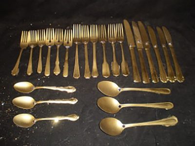 24 piece gold dinner set