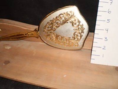 Gold hand mirror – ornate - Image 2