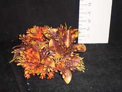 Centerpiece to hold pedestal candle