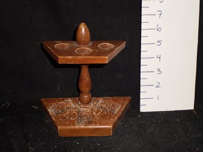 Pipe stand, wooden, holds 3 pipes