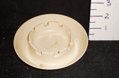 Ashtray, white-beige “airliner”