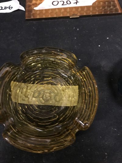 Amber glass ashtray - round