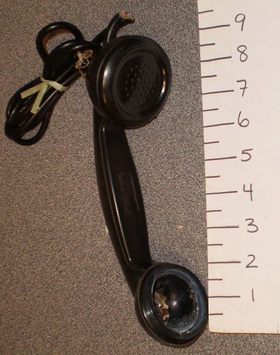 Black rotary wall mount [oldie but goodie] broken