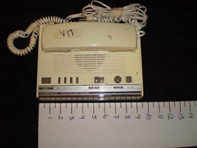 Phone/alarm clock off white 80’s