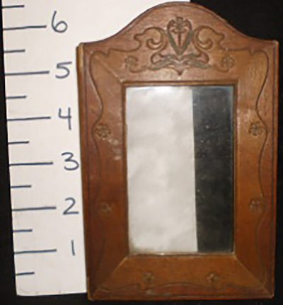 2.5x4 Engraved wooden frame, brown